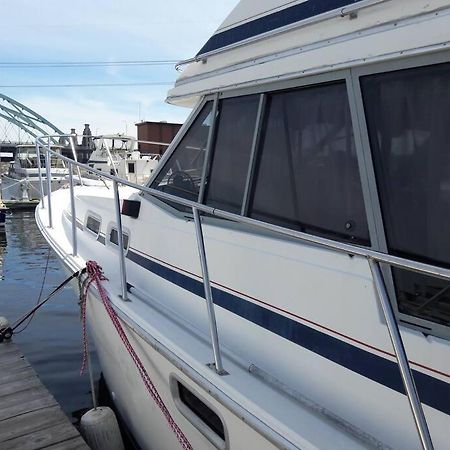 Hotel Waterfront 32' Bayliner Yacht Providence Exteriér fotografie