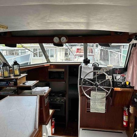 Hotel Waterfront 32' Bayliner Yacht Providence Exteriér fotografie