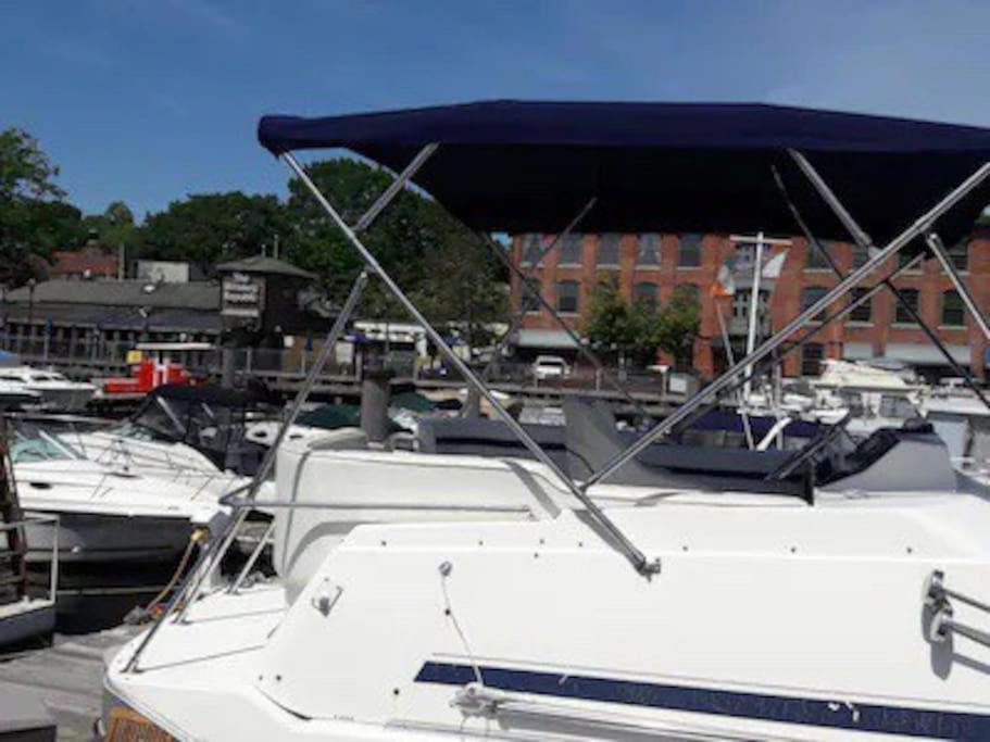 Hotel Waterfront 32' Bayliner Yacht Providence Exteriér fotografie